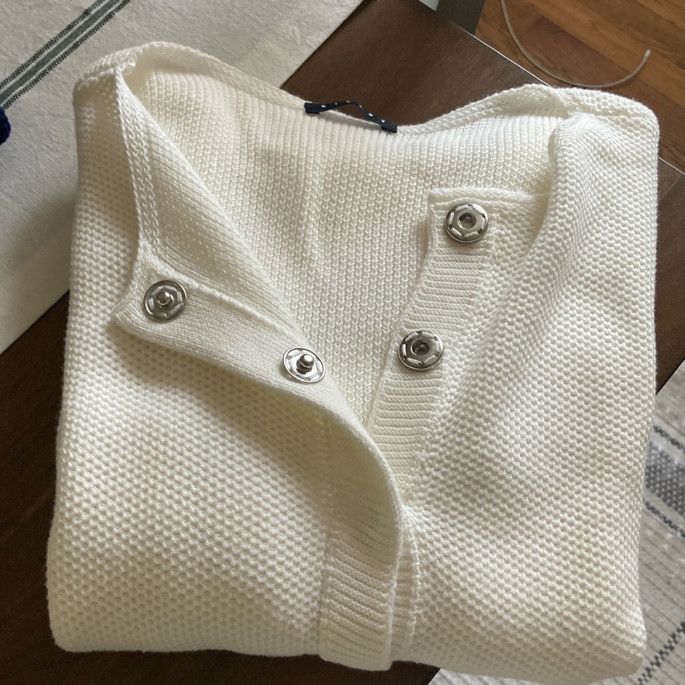 A nice beautiful 3/4 sleeve sweater